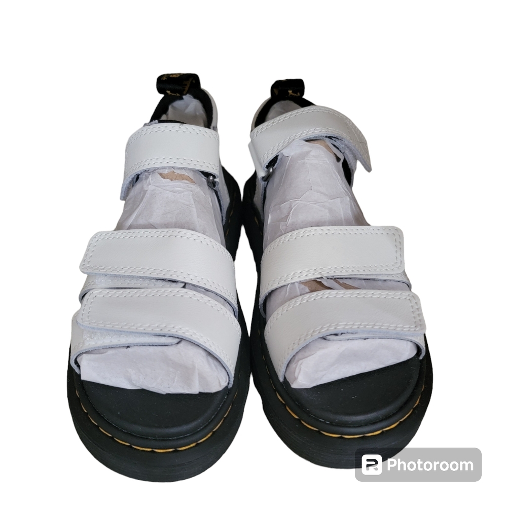 NIB DR MARTENS *Klaire* Sandals Girls White Size 3